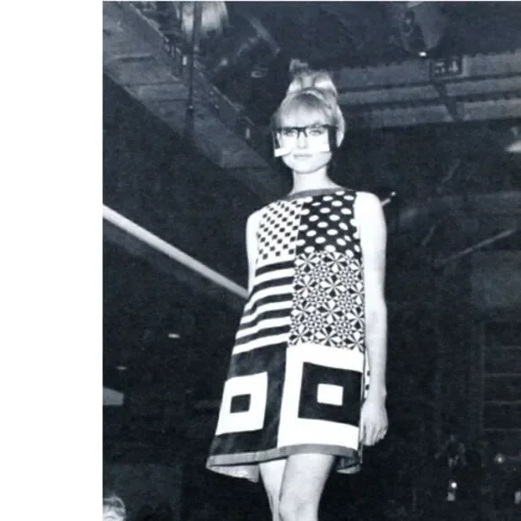 "Esc 'e la v" B&W Checker Mod 60s Style Mini Skirt - Picture 12 of 14